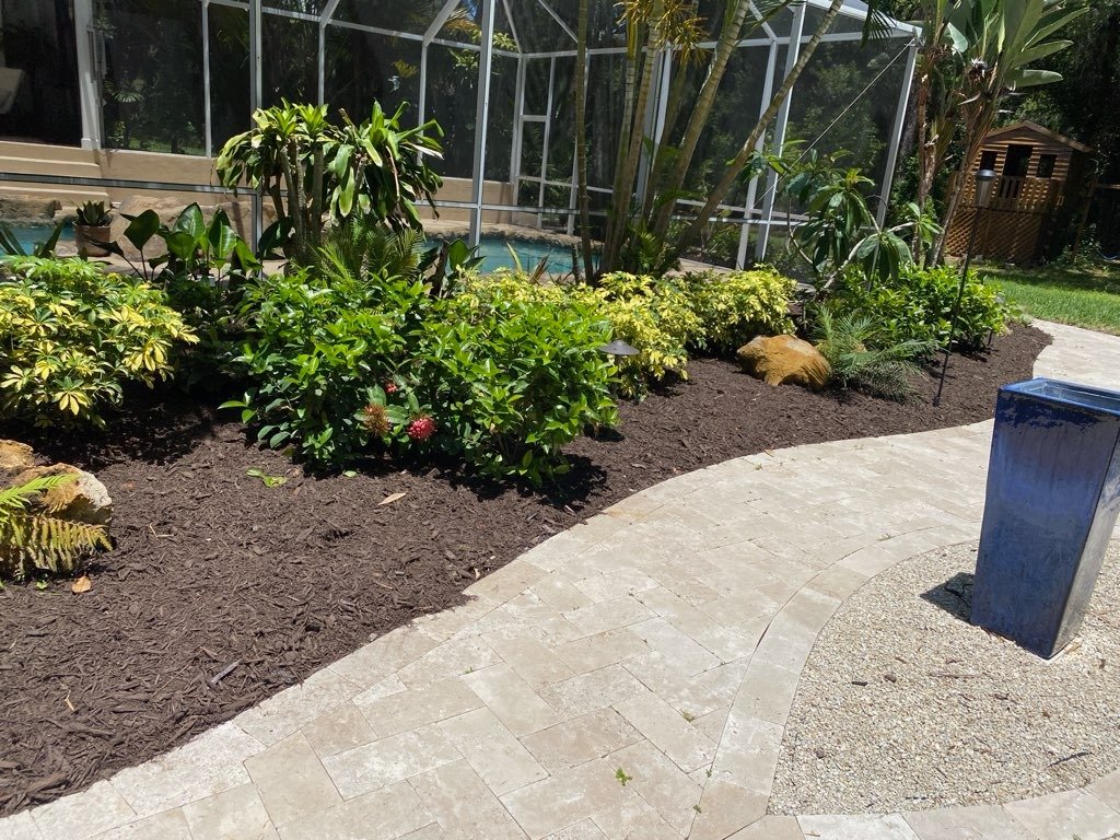 Franco’s Lawn And Care (1)